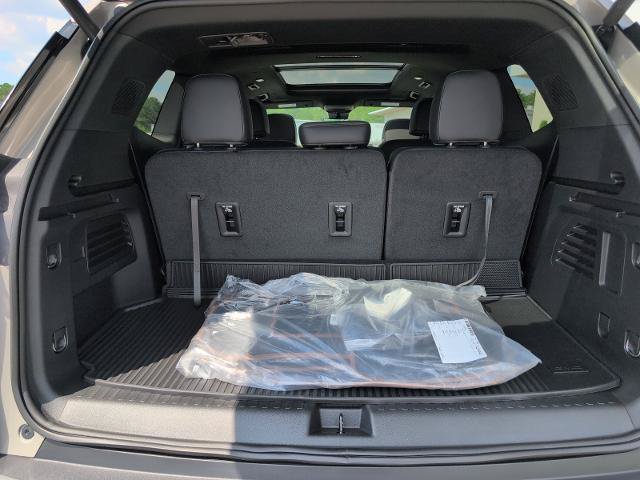 New 2026 GMC Acadia AT4 w/ Luxury Package AWD/4WD image 6