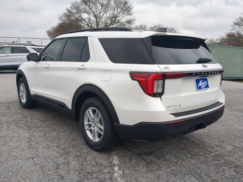 New 2026 Ford Explorer Active RWD image 5