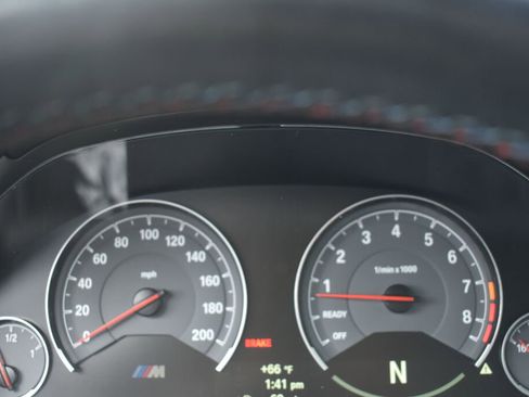 Used 2015 BMW M4 Convertible image 22