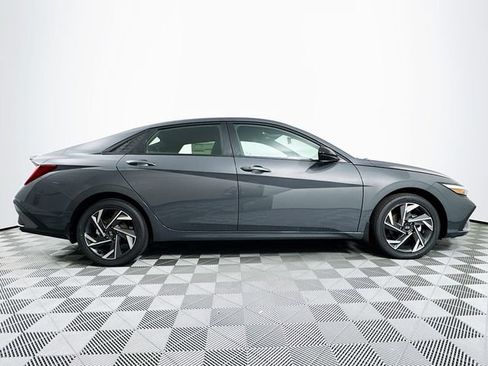 New 2025 Hyundai Elantra SEL FWD image 7