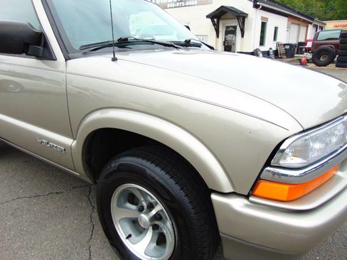 Used 2002 Chevrolet Blazer LS w/ Preferred Equipment Group image 37