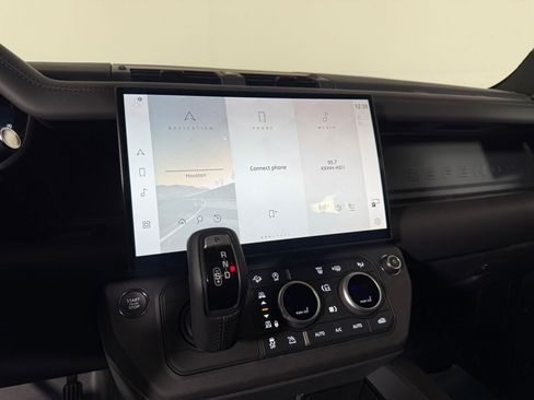 New 2026 Land Rover Defender 110 X-Dynamic SE AWD/4WD image 22