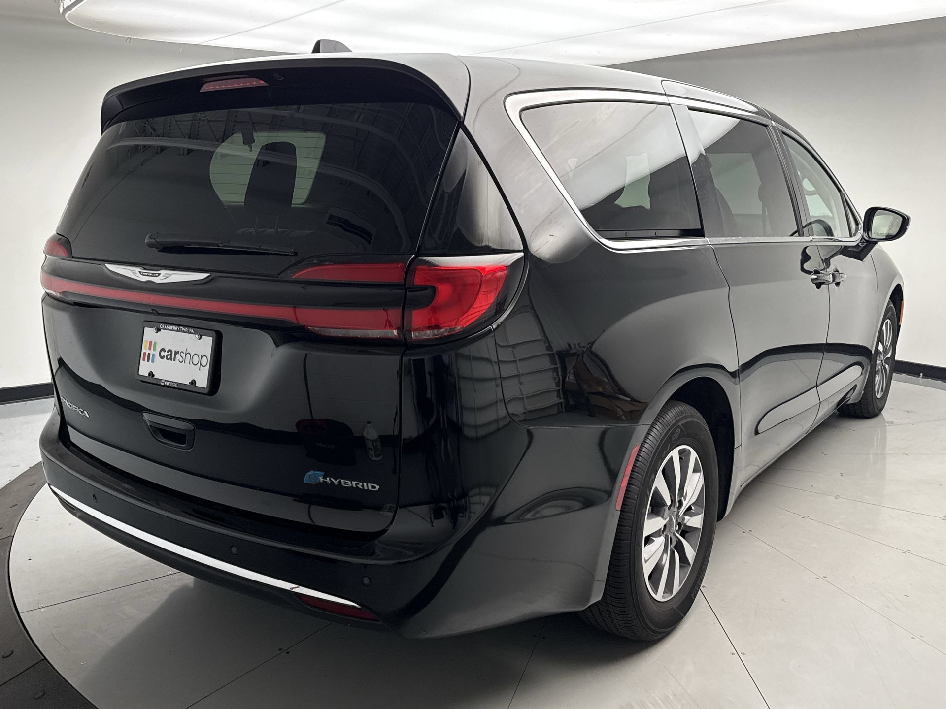 Used 2024 Chrysler Pacifica Limited FWD image 5