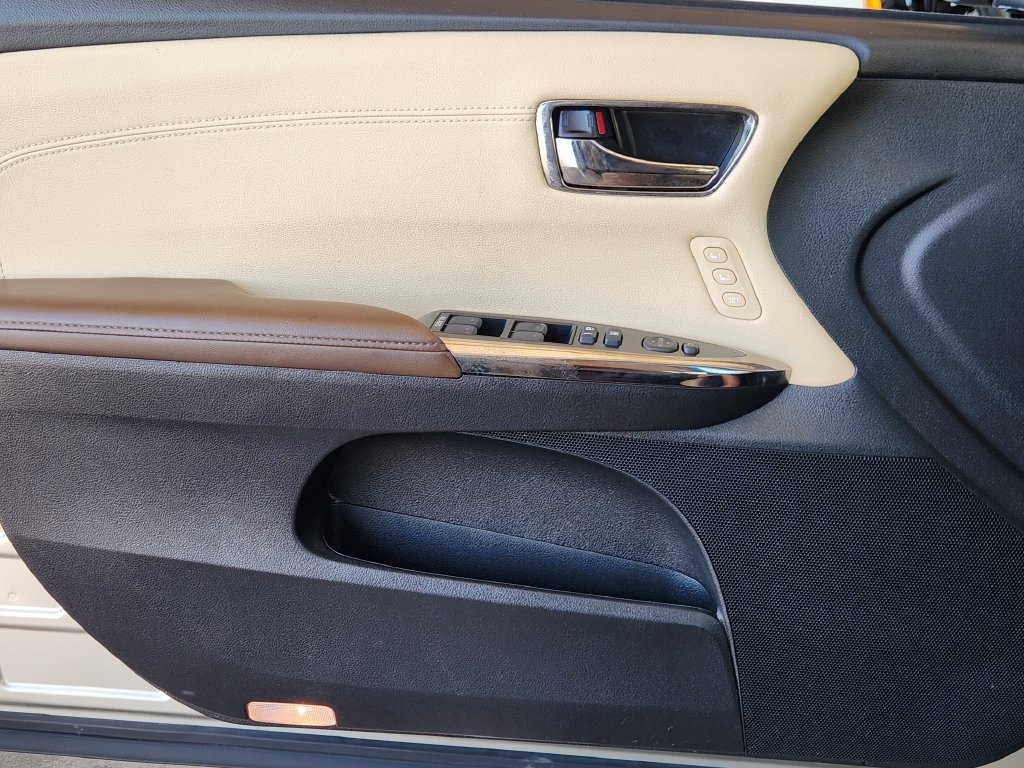 Used 2016 Toyota Avalon XLE Premium FWD image 17
