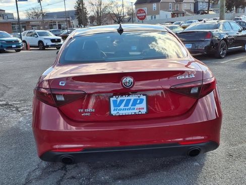 Used 2023 Alfa Romeo Giulia Ti AWD/4WD image 5