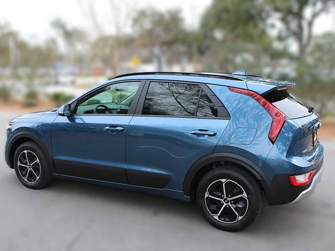 New 2025 Kia Niro EX image 12