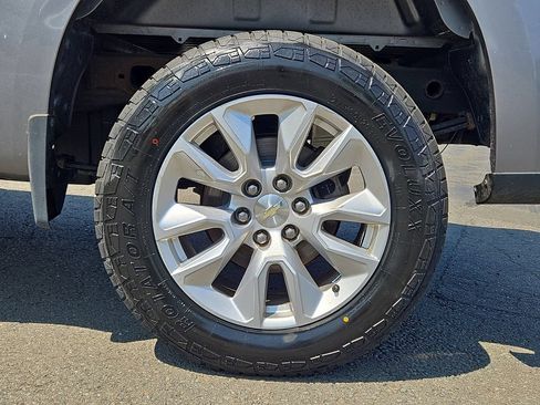 Used 2020 Chevrolet Silverado 1500 Custom w/ Custom Convenience Package AWD/4WD image 10