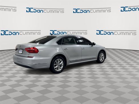 Used 2016 Volkswagen Passat 1.8T S image 8