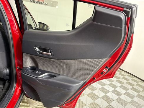 Used 2022 Toyota C-HR Limited image 16
