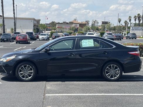 Used 2016 Toyota Camry SE image 4