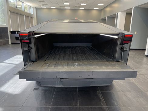 Used 2024 Tesla Cybertruck Cyberbeast AWD/4WD image 35