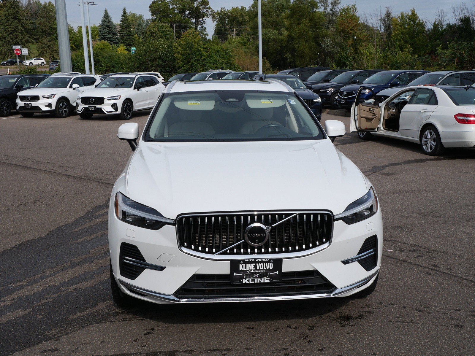 Certified 2023 Volvo XC60 T8 Ultimate w/ Climate Package AWD/4WD image 2