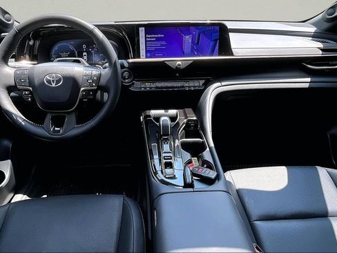 Certified 2025 Toyota Crown Platinum AWD/4WD image 10