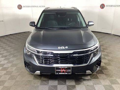 Used 2024 Kia Seltos EX image 2