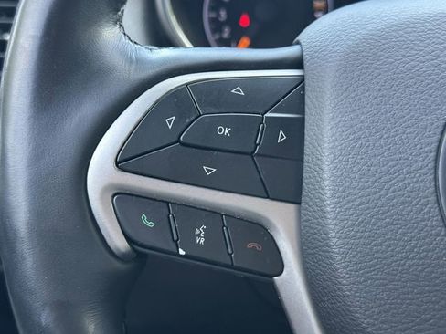 Used 2020 Jeep Grand Cherokee Altitude RWD image 27