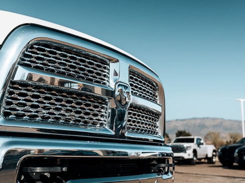 Used 2018 RAM 2500 Laramie w/ Convenience Group image 10