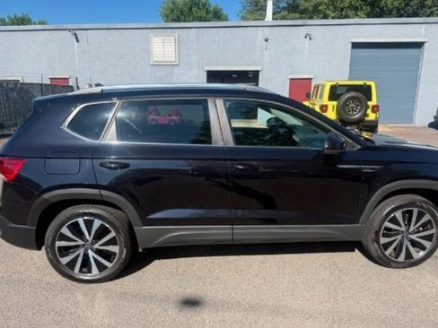 Used 2022 Volkswagen Taos SE AWD/4WD image 8