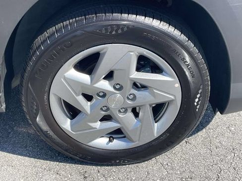 Used 2026 Hyundai Kona SE FWD image 9