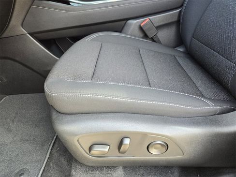 New 2026 Chevrolet Traverse LT w/ Sun and Wheel Package image 13