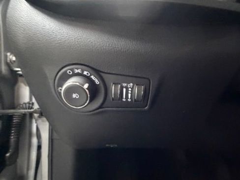 Used 2024 Jeep Compass Latitude AWD/4WD image 21