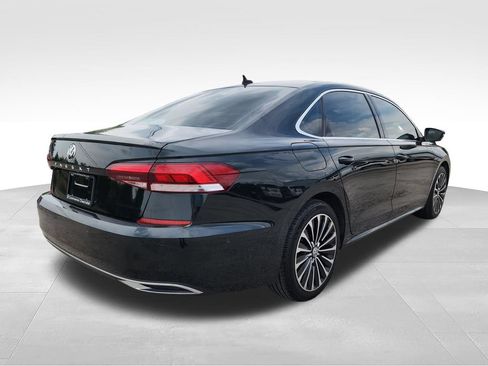 Used 2022 Volkswagen Passat 2.0T FWD image 8