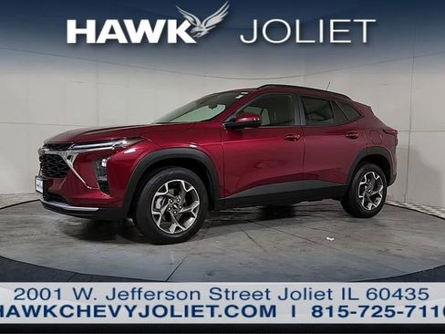 Used 2025 Chevrolet Trax LT w/ LT Convenience Package FWD image 4