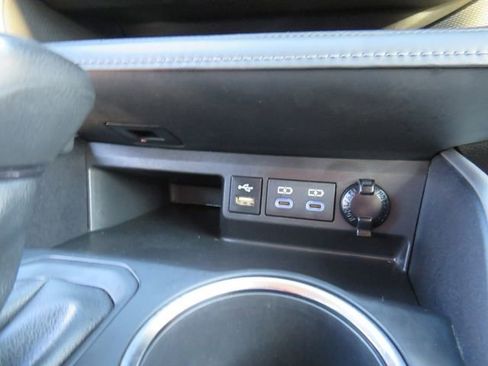 Certified 2022 Toyota Highlander LE image 28