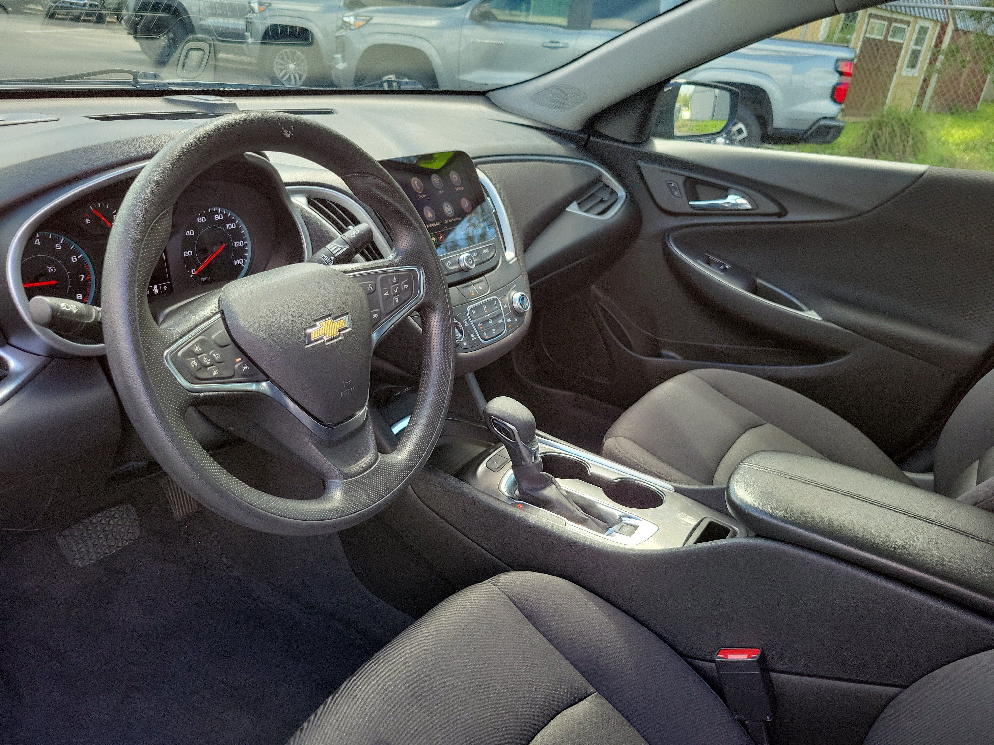 Used 2025 Chevrolet Malibu LT FWD image 11