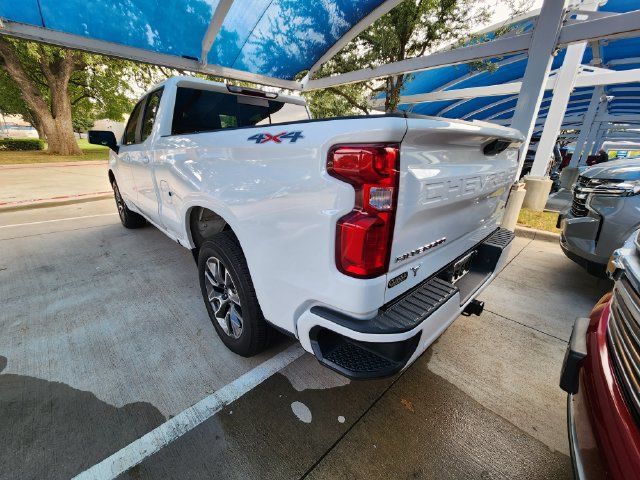Used 2022 Chevrolet Silverado 1500 RST w/ Convenience Package II AWD/4WD image 4