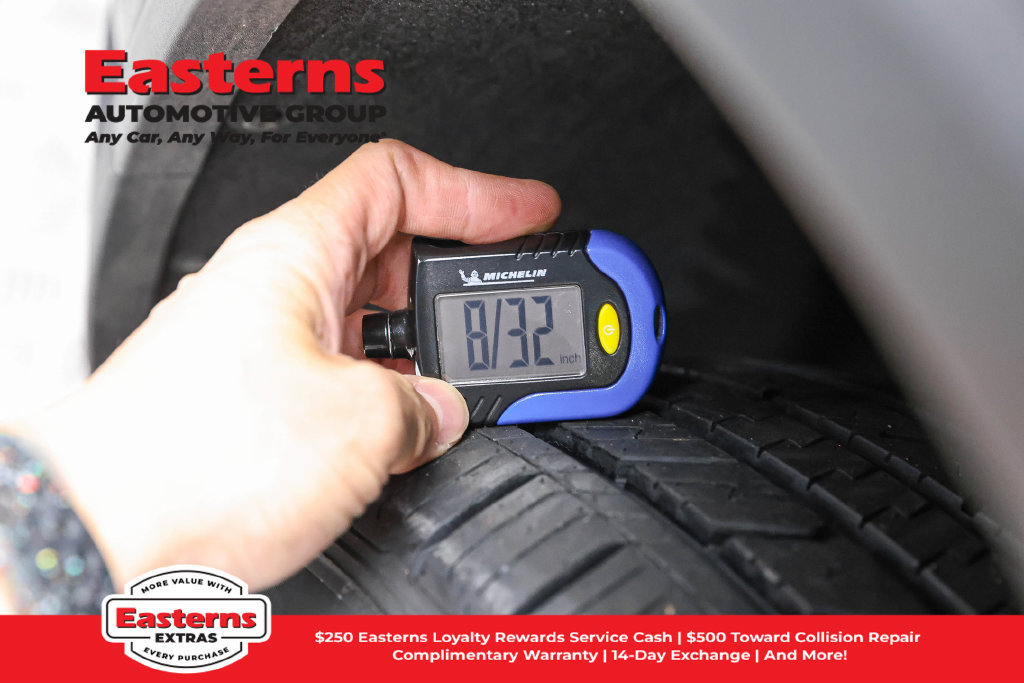 Used 2022 GMC Acadia SLE AWD/4WD image 30
