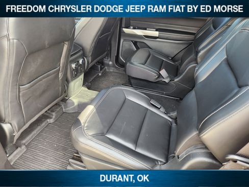 Used 2022 Ford Explorer XLT w/ Equipment Group 202A image 22