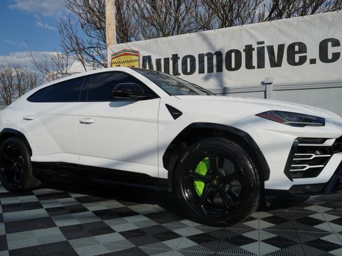 Used 2022 Lamborghini Urus AWD/4WD image 3
