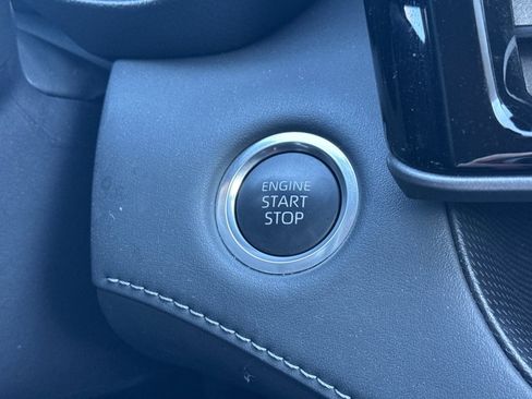 Used 2025 Toyota Highlander LE image 35