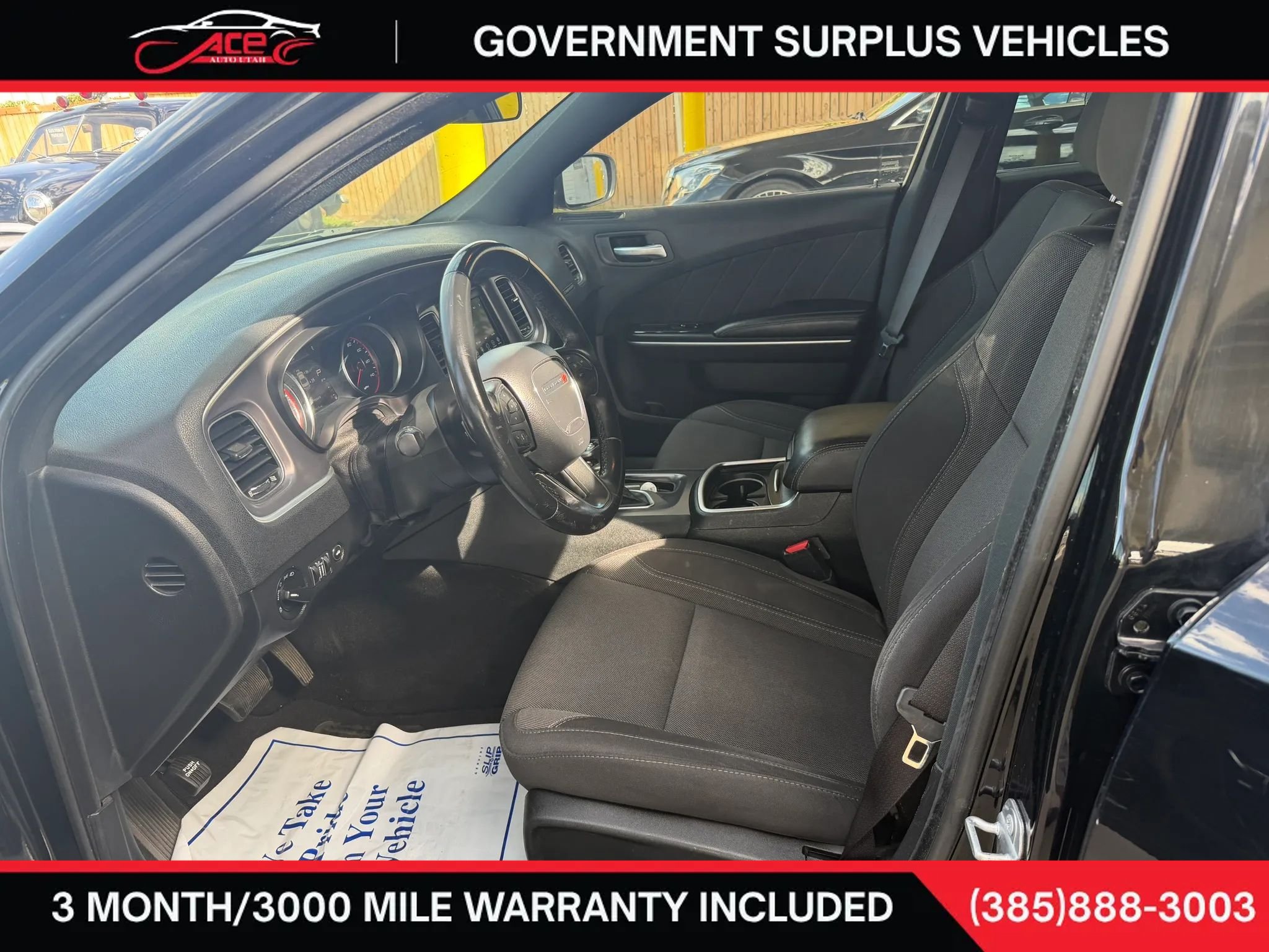 Used 2019 Dodge Charger SXT w/ Travel & Safety Group RWD image 9