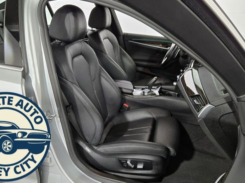Used 2018 BMW 530i xDrive w/ Premium Package image 34