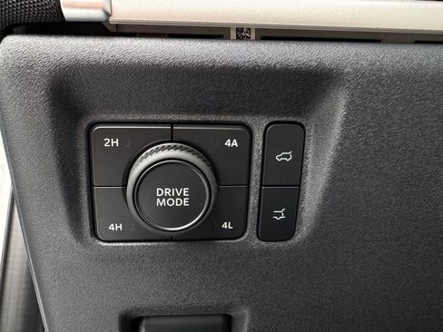 Used 2025 Ford Expedition Max Active AWD/4WD image 69