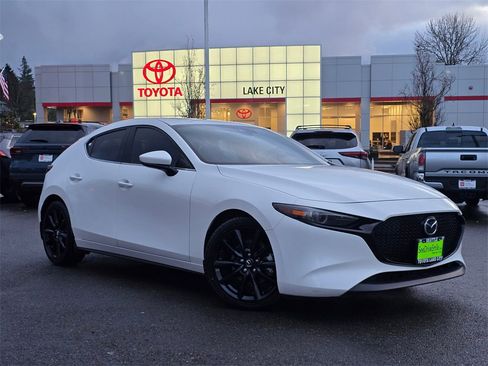 Used 2020 MAZDA MAZDA3 AWD Hatchback w/ Premium Pkg image 2