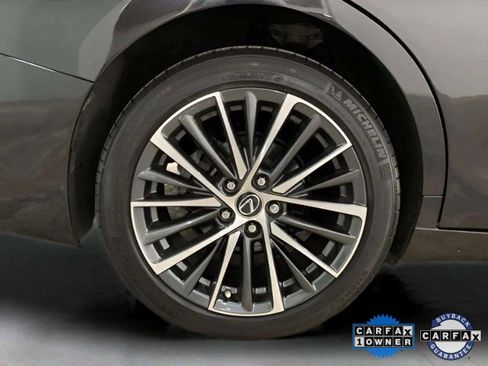 Used 2023 Lexus ES 300h w/ Premium Package image 28