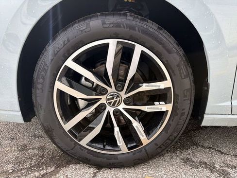 New 2026 Volkswagen Jetta SE FWD image 11