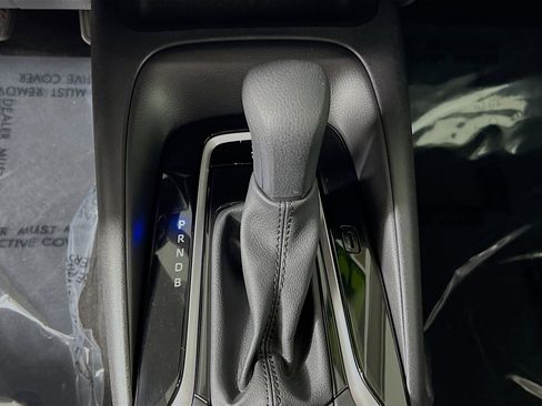 Used 2025 Toyota Corolla LE image 23