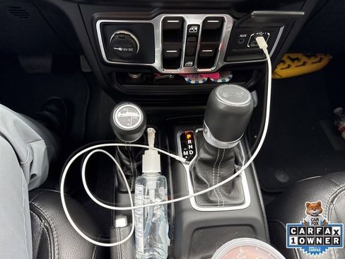 Used 2022 Jeep Wrangler Unlimited Sahara w/ Cold Weather Group image 19