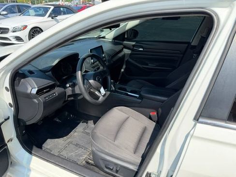 Used 2020 Nissan Altima 2.5 S FWD image 11
