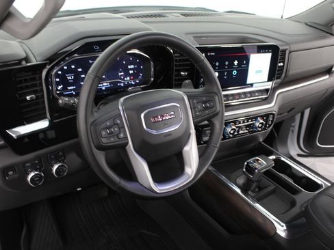 Used 2025 GMC Sierra 1500 SLT w/ SLT Premium Plus Package AWD/4WD image 9