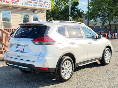 Used 2018 Nissan Rogue SV AWD/4WD image 4