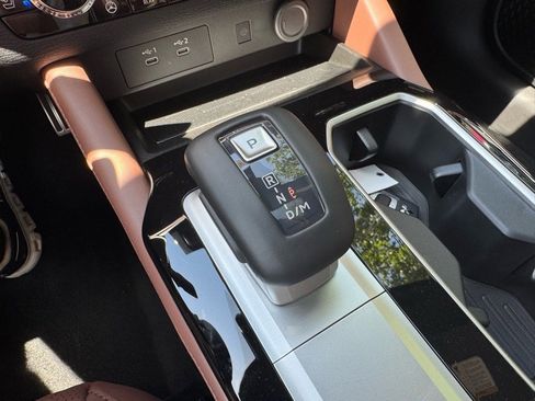 New 2025 Mitsubishi Outlander SEL image 36