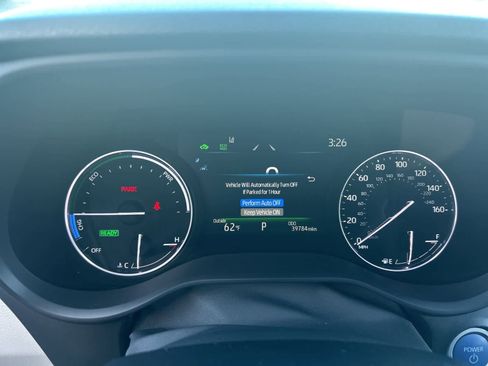 Used 2022 Toyota Sienna Limited image 32