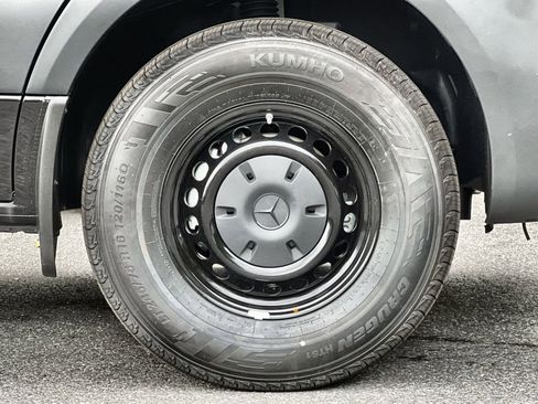 New 2025 Mercedes-Benz Sprinter 2500 image 10