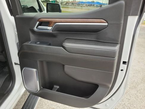 Used 2023 Chevrolet Silverado 1500 High Country w/ Technology Package image 10