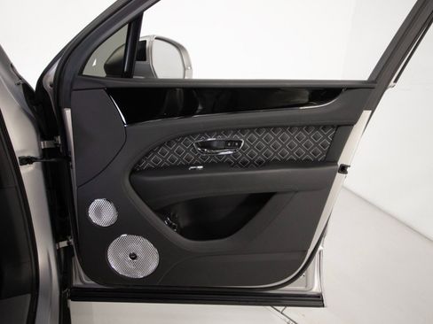 Used 2023 Bentley Bentayga Speed image 63
