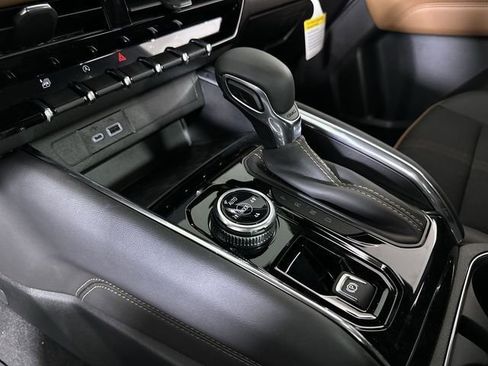 New 2026 GMC Canyon AT4 w/ Nightfall Edition AWD/4WD image 17